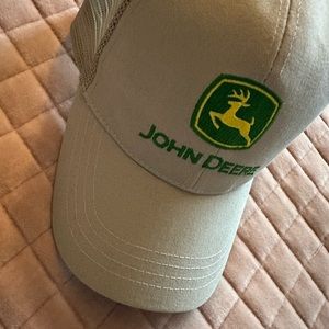 Like NEW! John Deere snap back